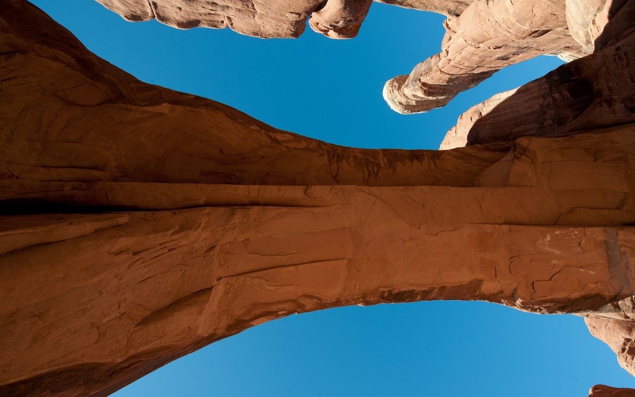 Обои небо, скалы, пейзаж, каньон, юта, национальный парк арки, the sky, rocks, landscape, canyon, utah, arches national park разрешение 2000x1330 Загрузить