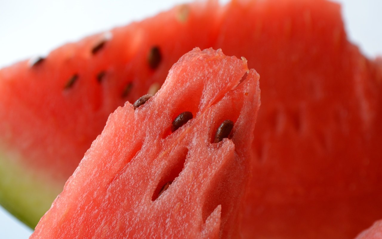 Обои красный, арбуз, ломтики, мякоть, сочный, red, watermelon, slices, the flesh, juicy разрешение 4928x3264 Загрузить