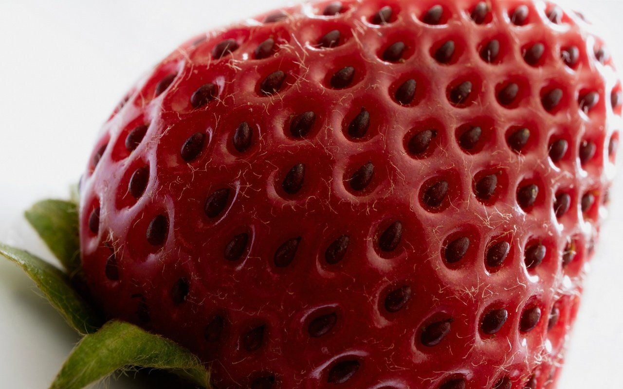 Обои макро, ягода, клубника, macro, berry, strawberry разрешение 2048x1365 Загрузить