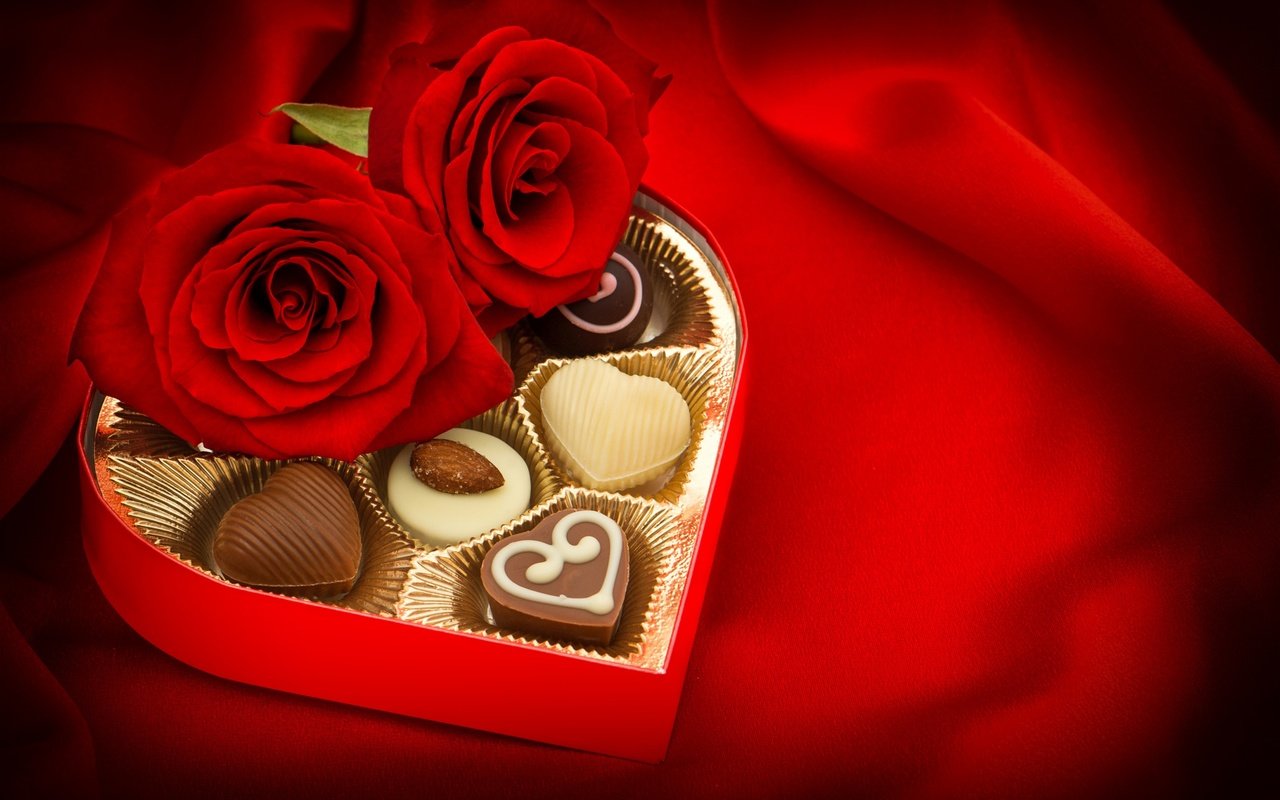 Обои цветы, розы, конфеты, шоколад, день святого валентина, 14 февраля, шоколадные конфеты, flowers, roses, candy, chocolate, valentine's day, 14 feb, chocolates разрешение 2880x1800 Загрузить