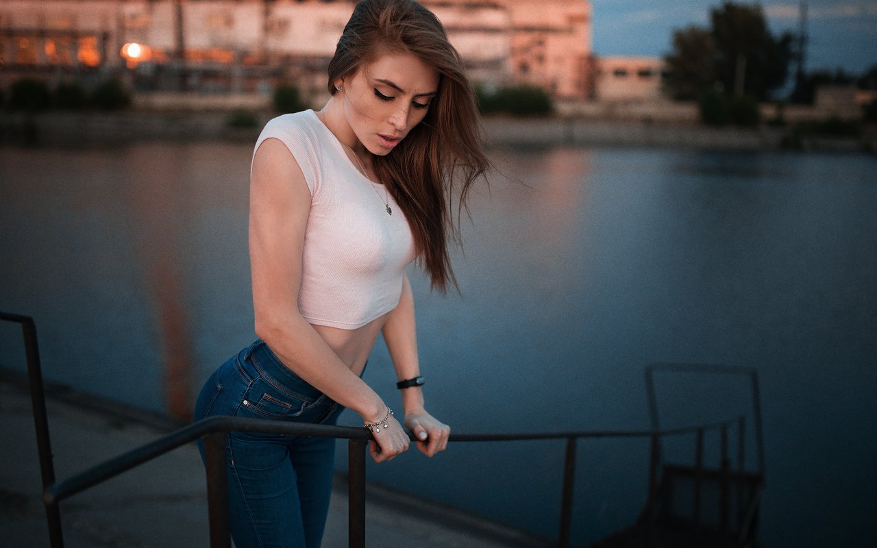 Обои девушка, брюнетка, модель, джинсы, волосы, лицо, dmitry sn, girl, brunette, model, jeans, hair, face разрешение 2048x1365 Загрузить