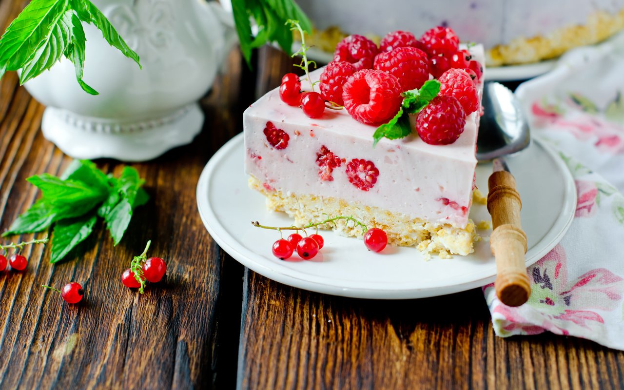 Обои малина, торт, крем, raspberry, cake, cream разрешение 7000x4636 Загрузить