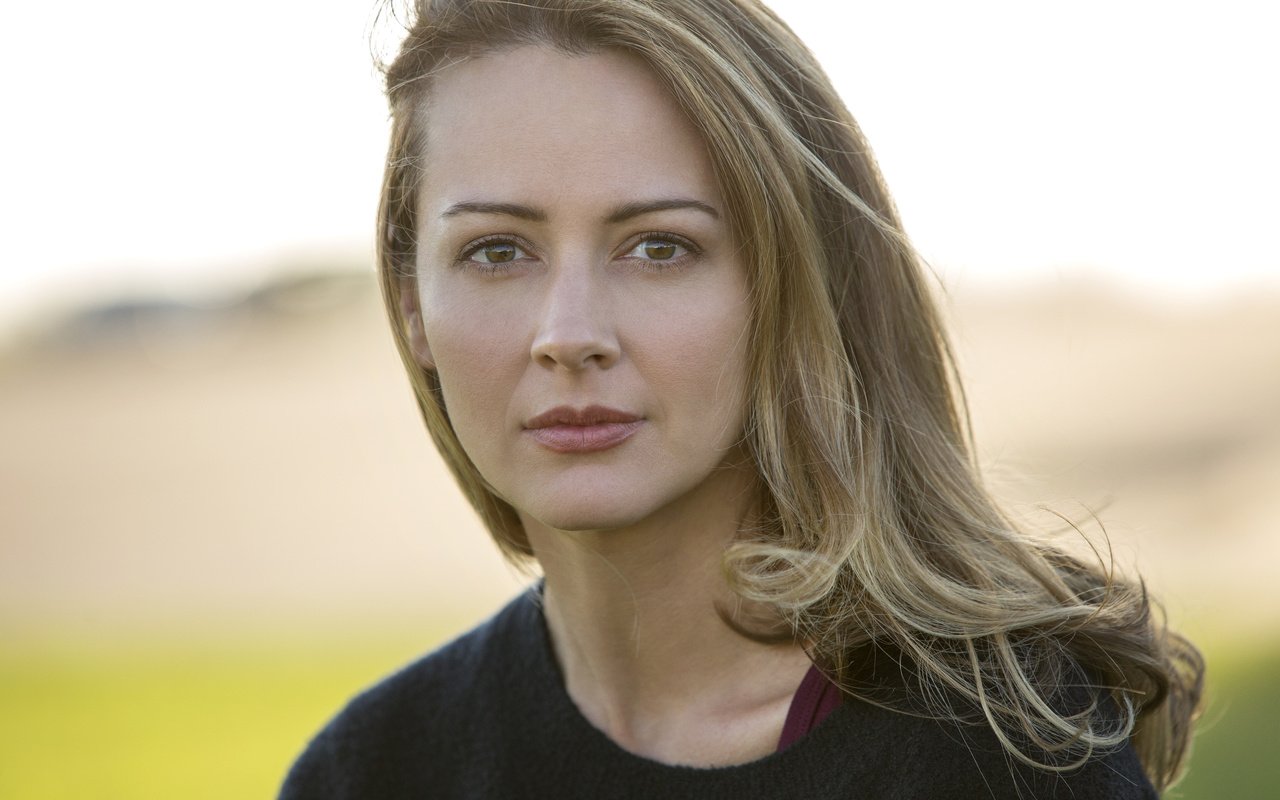 Обои девушка, взгляд, волосы, лицо, актриса, эми экер, girl, look, hair, face, actress, amy acker разрешение 3072x2048 Загрузить