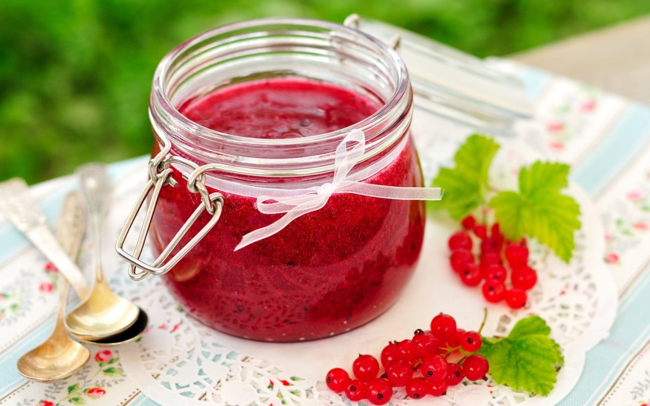 Обои джем, ягоды, банка, красная смородина, желе, смородина, варенье, jam, berries, bank, red currant, jelly, currants разрешение 1920x1275 Загрузить