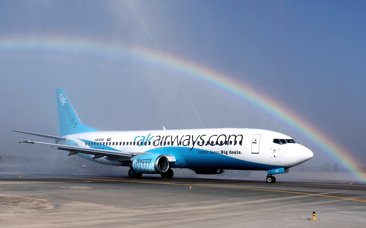 Обои небо, самолет, авиация, радуга, крылья, боинг, 737, the sky, the plane, aviation, rainbow, wings, boeing разрешение 2880x1623 Загрузить