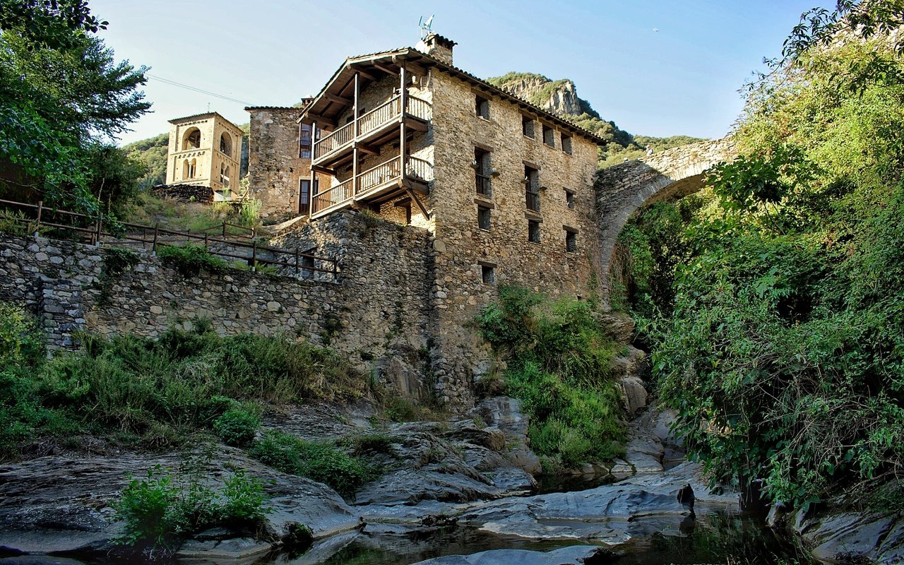 Обои beget
catalunya, beget
catalunya разрешение 2304x1536 Загрузить