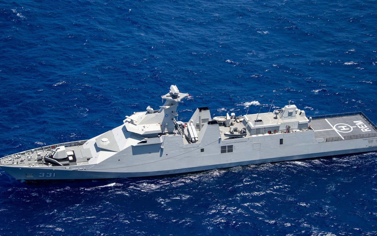 Обои фрегат, вмс индонезии, kri martadinata (331), frigate, the navy of indonesia разрешение 2112x1188 Загрузить