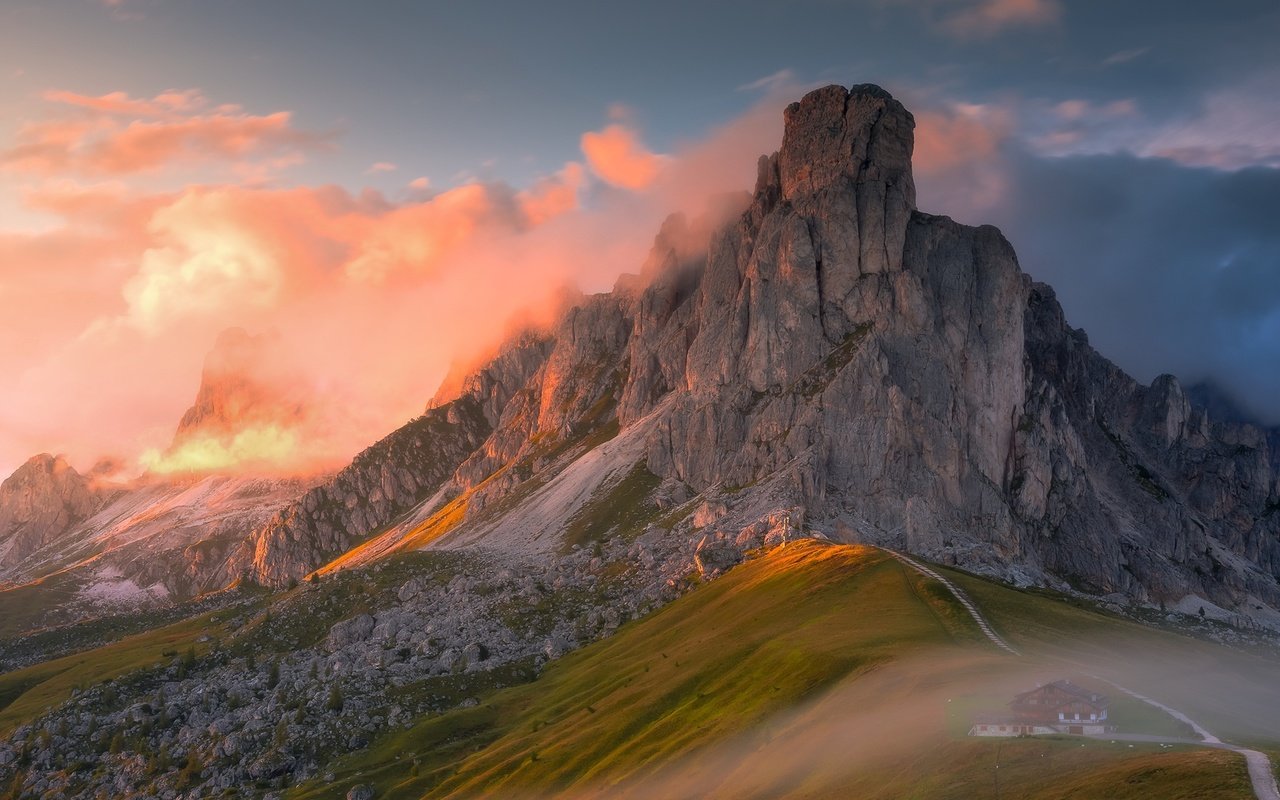 Обои облака, скалы, clouds, rocks разрешение 2048x1344 Загрузить