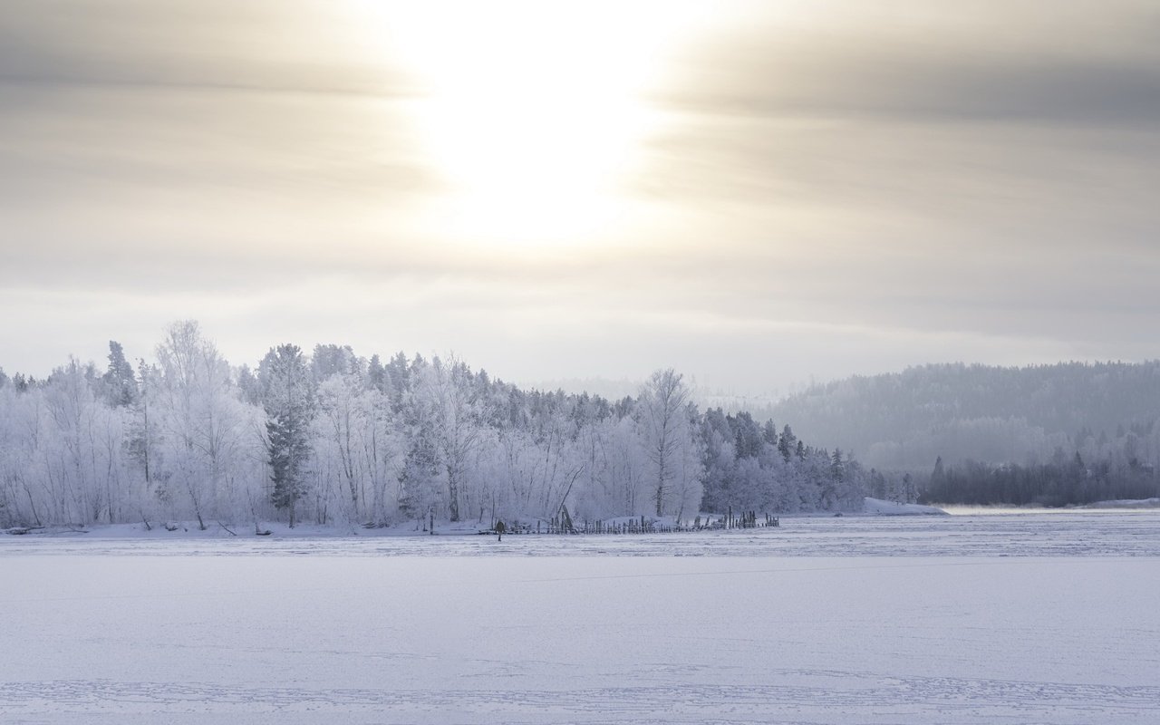 Обои снег, поле, snow, field разрешение 2048x1300 Загрузить