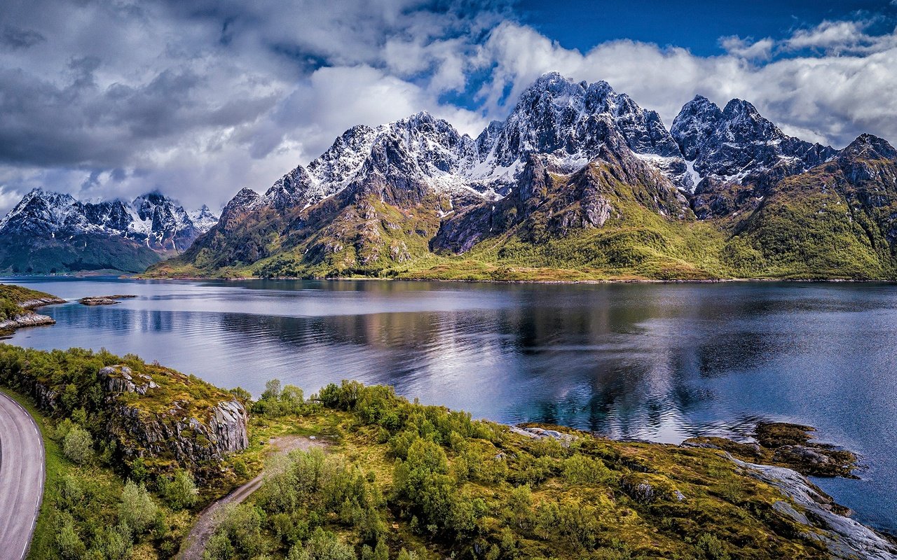 Обои дорога, горы, норвегия, лофотенские острова, фьорд, нурланн, road, mountains, norway, the lofoten islands, the fjord, nordland разрешение 2610x1250 Загрузить