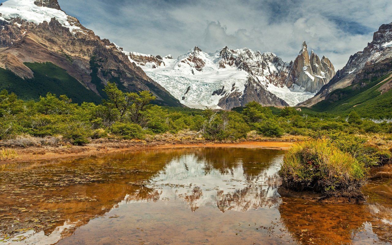 Обои озеро, горы, скалы, аргентина, патагония, lake, mountains, rocks, argentina, patagonia разрешение 2048x1367 Загрузить