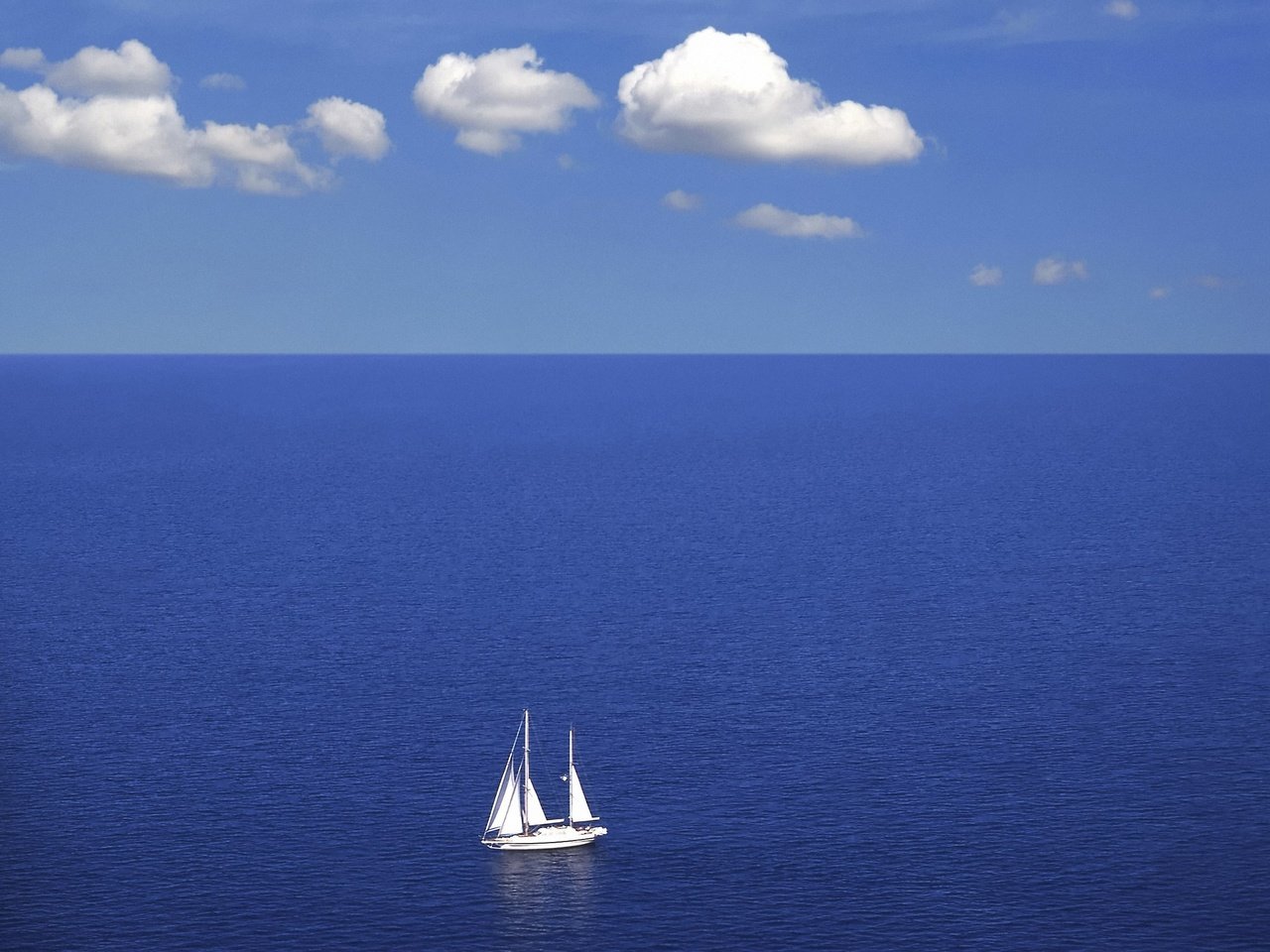 Обои облака, синий, море, горизонт, яхта, clouds, blue, sea, horizon, yacht разрешение 2836x2052 Загрузить