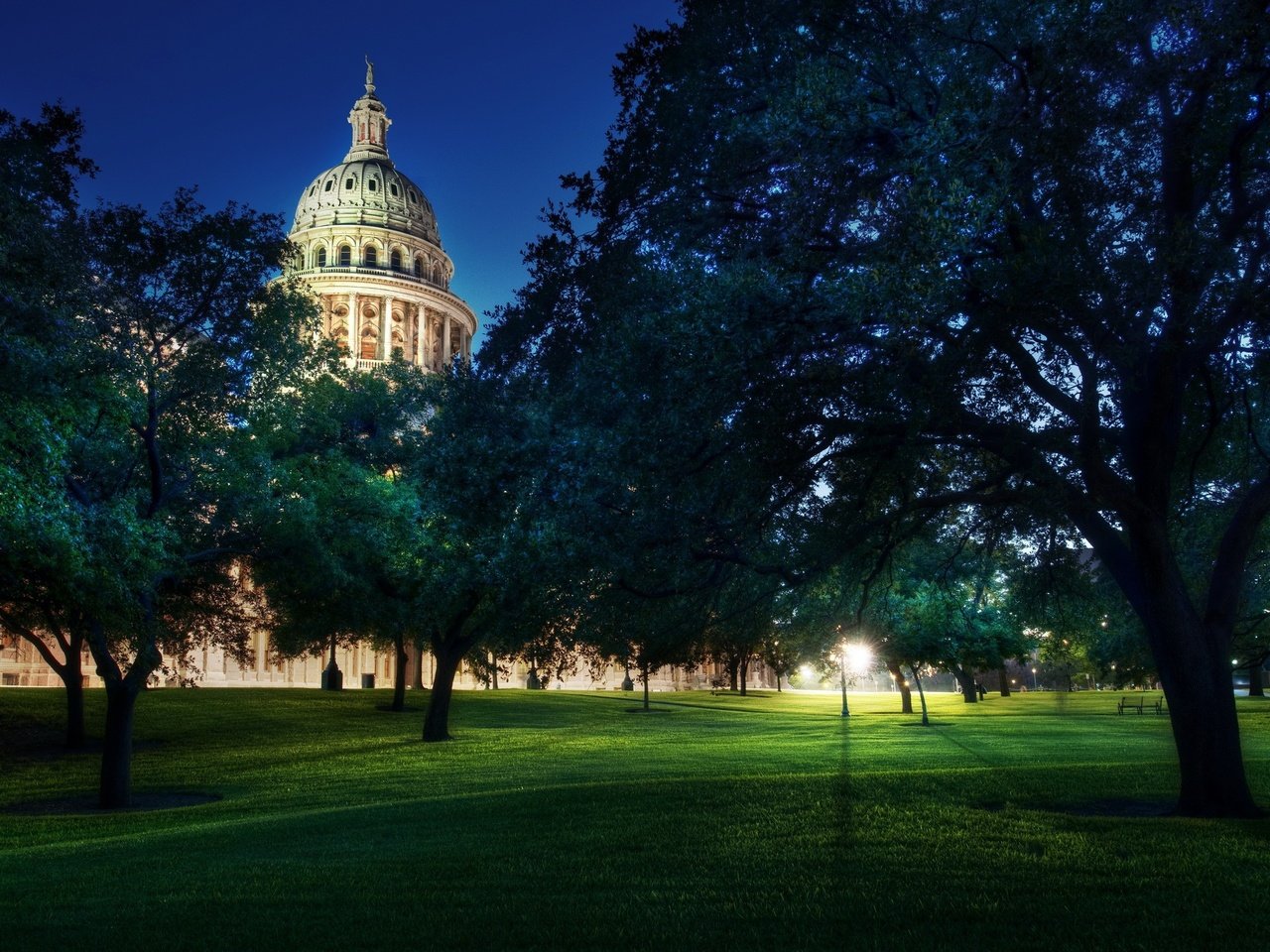 Обои деревья, вашингтон, здание, капитолий, остин, купол, texas state capitol, trees, washington, the building, capitol, austin, the dome разрешение 2560x1600 Загрузить