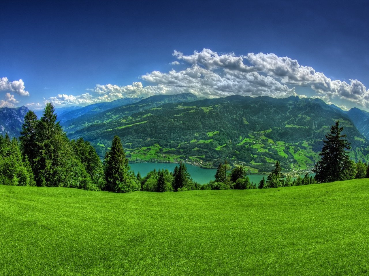 Обои трава, облаков, облака, озеро, река, горы, природа, зелень, склон, grass, clouds, lake, river, mountains, nature, greens, slope разрешение 1920x1200 Загрузить