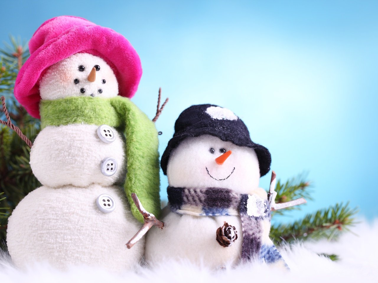 Обои новый год, зима, снеговики, snowmans, улыбчивые, new year, winter, snowmen, smiling разрешение 5616x3744 Загрузить