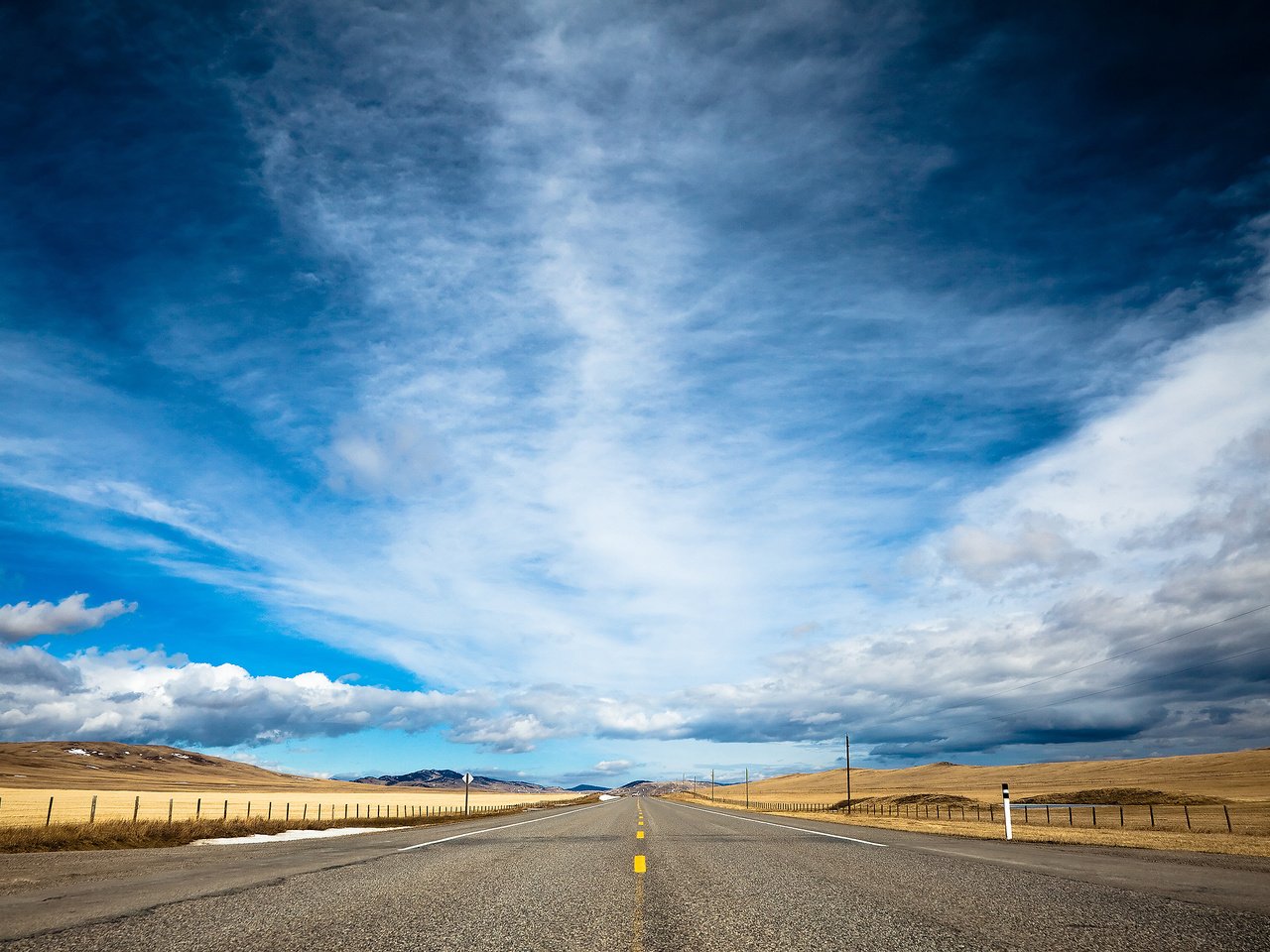 Обои дорога, канада, неба, британская колумбия, road, canada, sky, british columbia разрешение 2560x1600 Загрузить