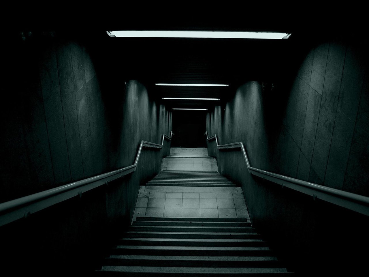 Обои лестница, перила, темнота, лампы, ladder, railings, darkness, lamp разрешение 1920x1200 Загрузить