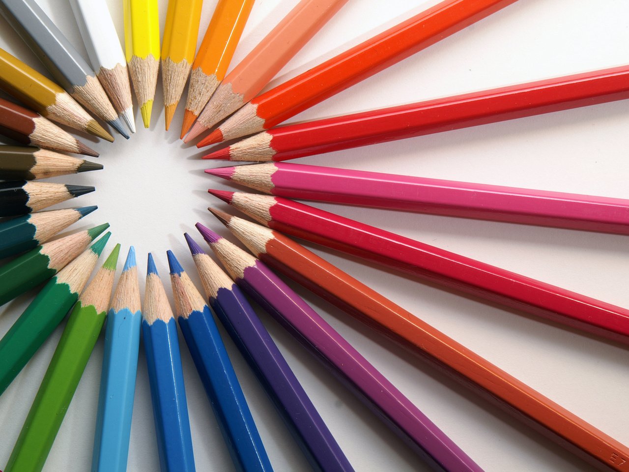 Обои цвета, краски, радуга, карандаши, белый фон, цветные карандаши, color, paint, rainbow, pencils, white background, colored pencils разрешение 3008x2000 Загрузить