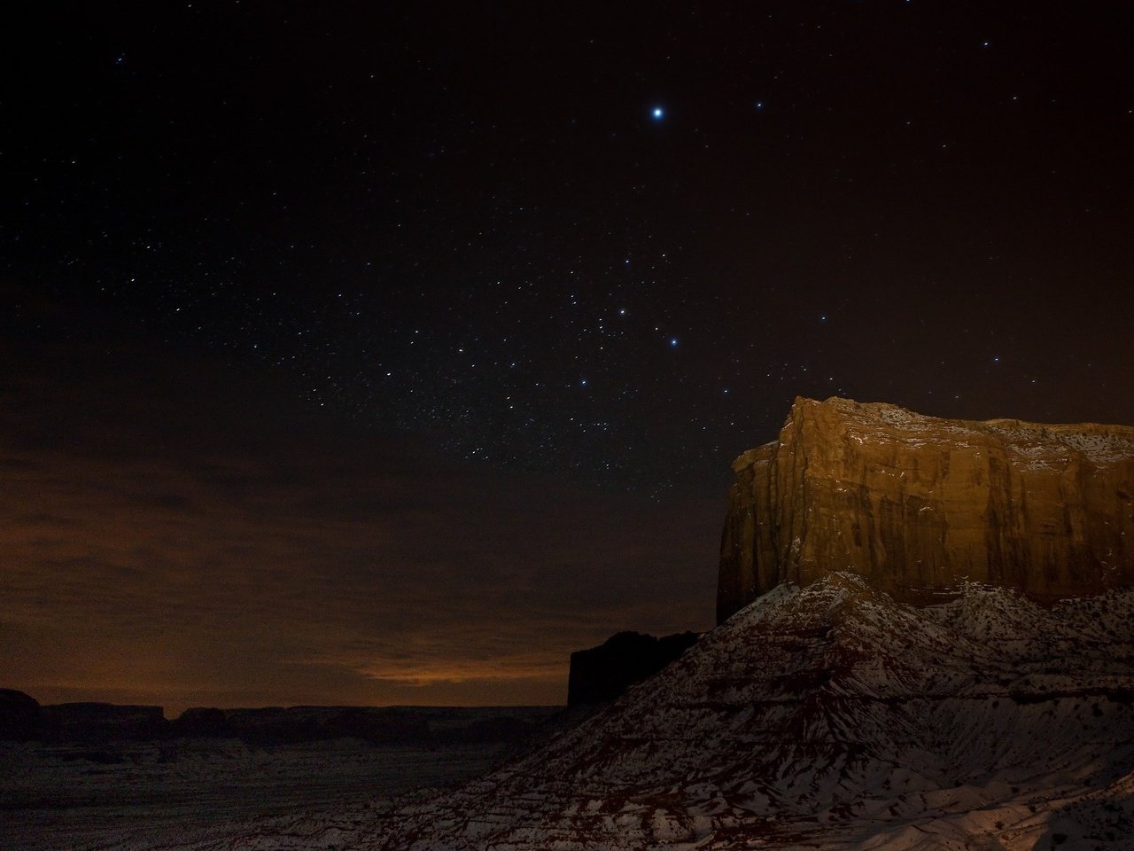 Обои ночь, скала, звезды, пустыня, каньон, night, rock, stars, desert, canyon разрешение 1920x1200 Загрузить