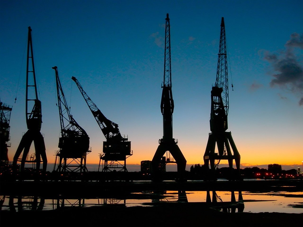 Обои закат, силуэт, кран, порт, краны, портовый кран, sunset, silhouette, crane, port, cranes разрешение 1920x1440 Загрузить