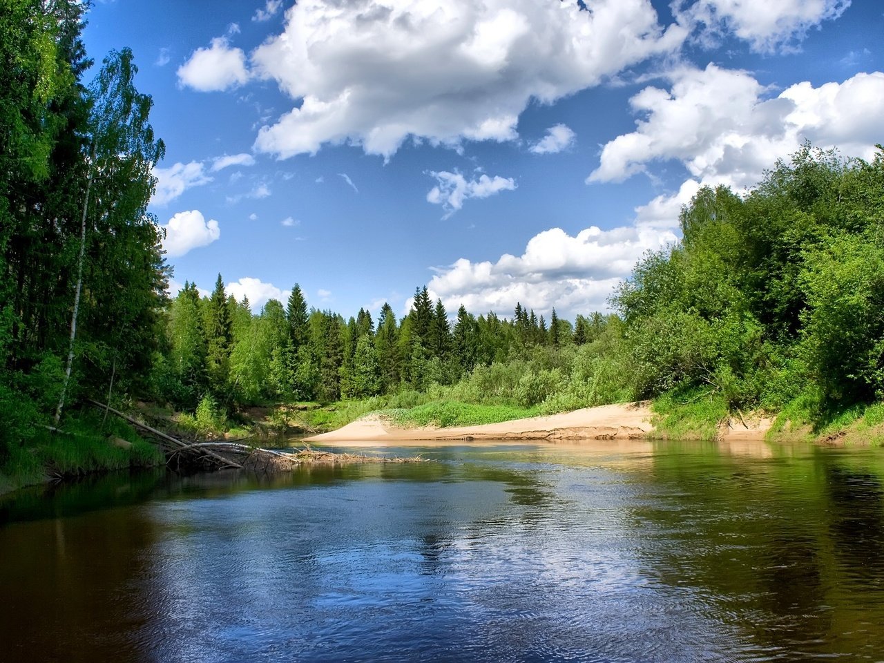 Обои облака, деревья, река, clouds, trees, river разрешение 2000x1333 Загрузить