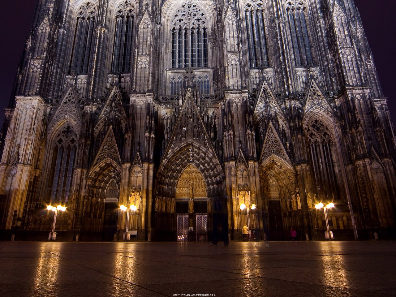 Обои ночь, город, готика, германия, кельн, кёльнский собор, night, the city, gothic, germany, cologne, cologne cathedral разрешение 2560x1600 Загрузить