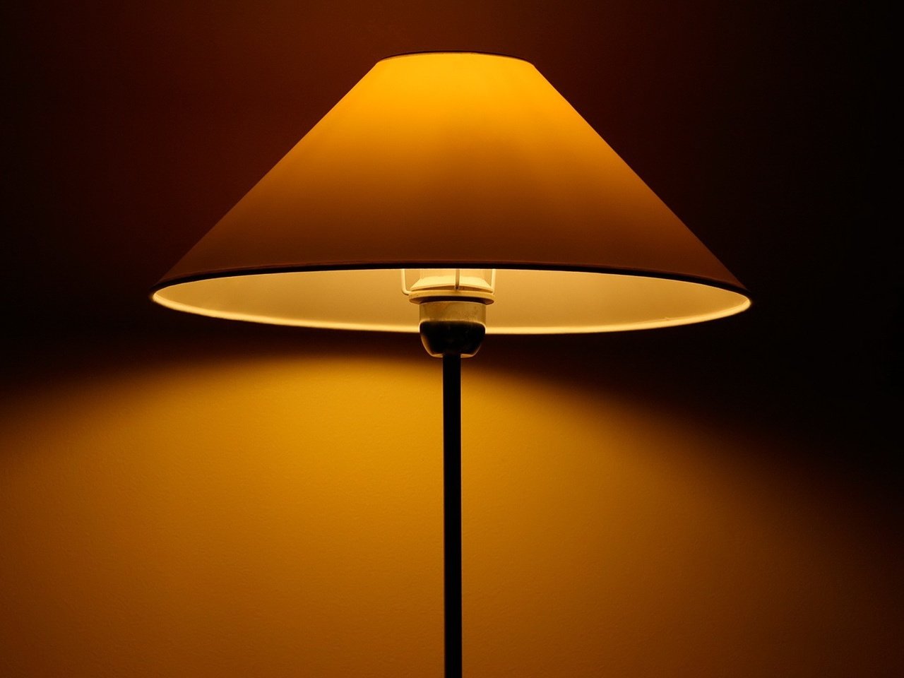 Обои свет, желтый, лампа, light, yellow, lamp разрешение 1920x1200 Загрузить