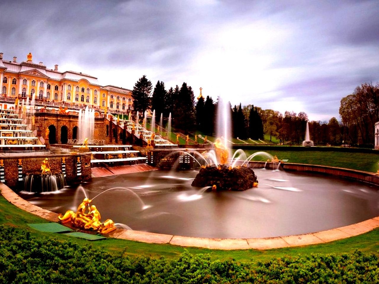 Обои фонтан, дворец, фонтаны, fountain, palace, fountains разрешение 2132x1080 Загрузить