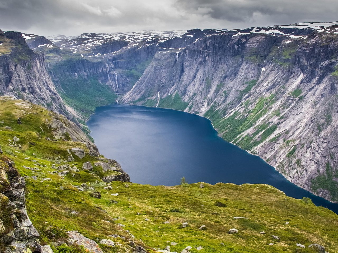 Обои озеро, горы, пейзаж, норвегия, озеро рингедалсватн, lake, mountains, landscape, norway, the lake engelsman разрешение 1920x1080 Загрузить