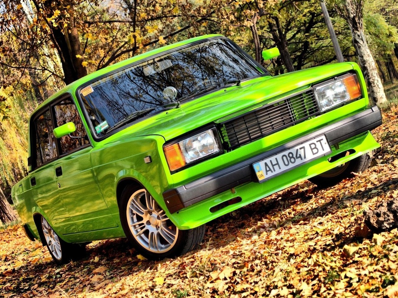 Обои осень, авто, машины, классика, автомобили, лада, autumn, auto, machine, classic, cars, lada разрешение 1920x1200 Загрузить