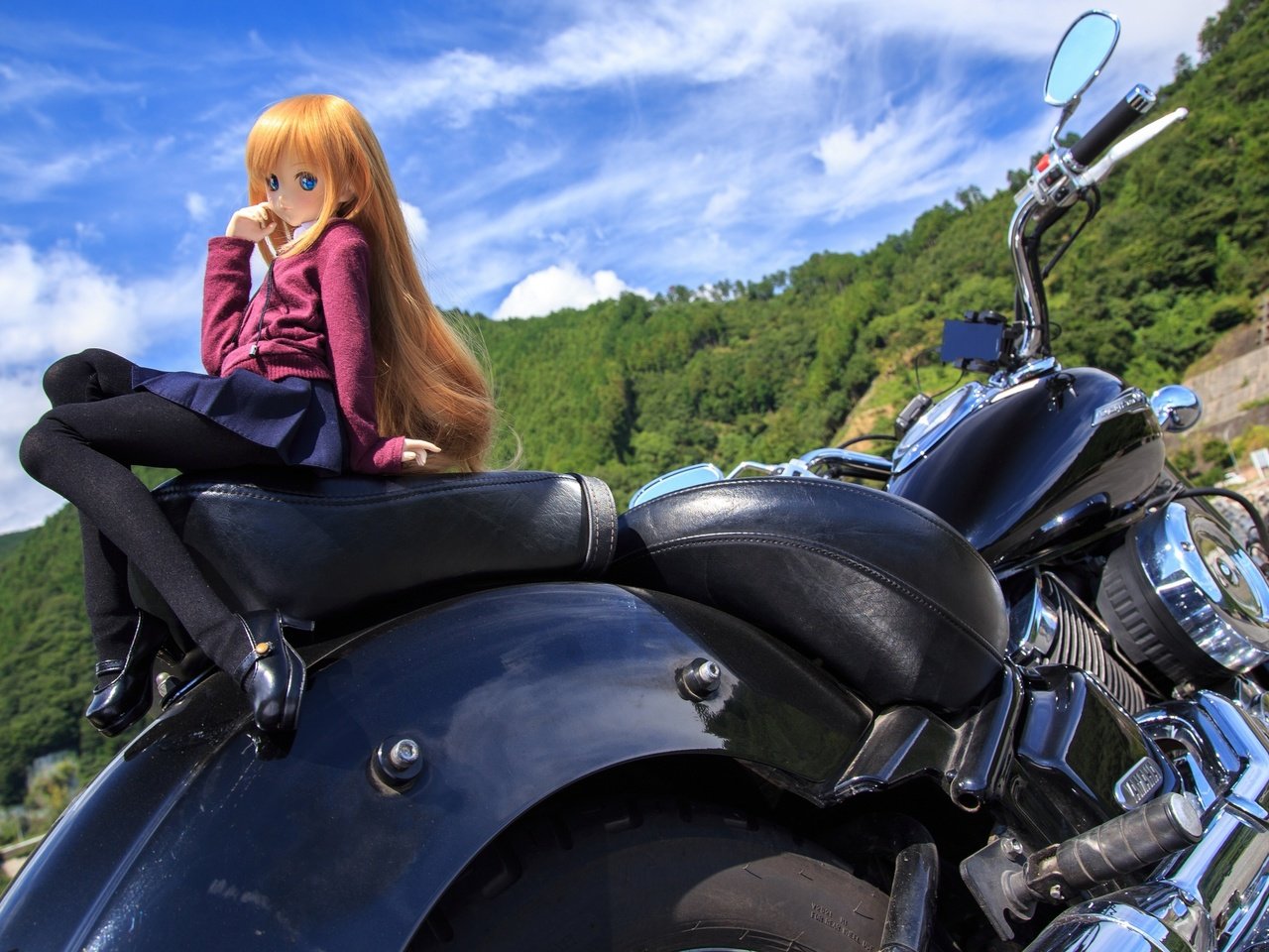 Обои игрушка, кукла, мотоцикл, ямаха, toy, doll, motorcycle, yamaha разрешение 2560x1600 Загрузить