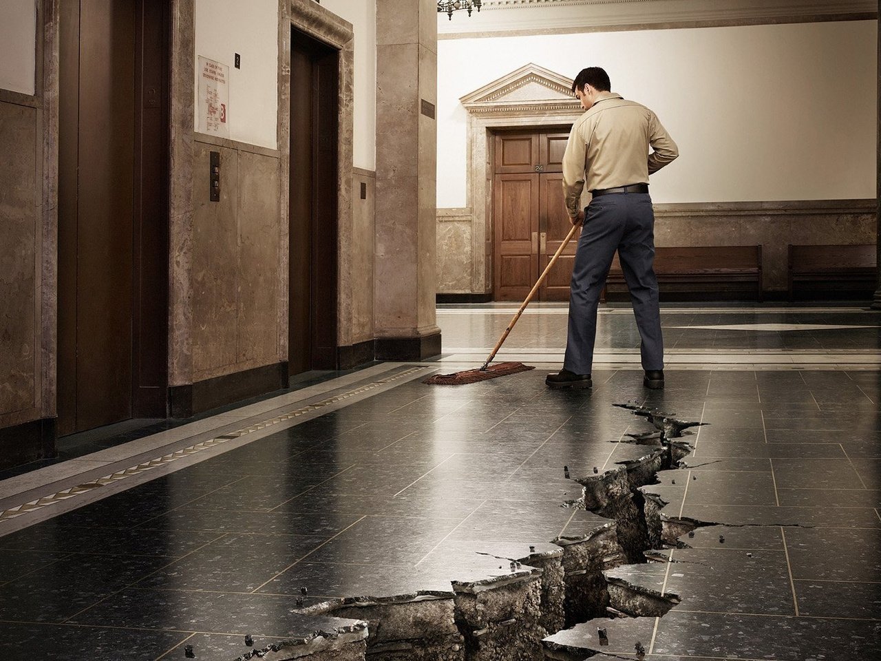 Обои трещина, за, огромная, в полу, уборщиком, crack, for, huge, in the floor, cleaner разрешение 1920x1080 Загрузить