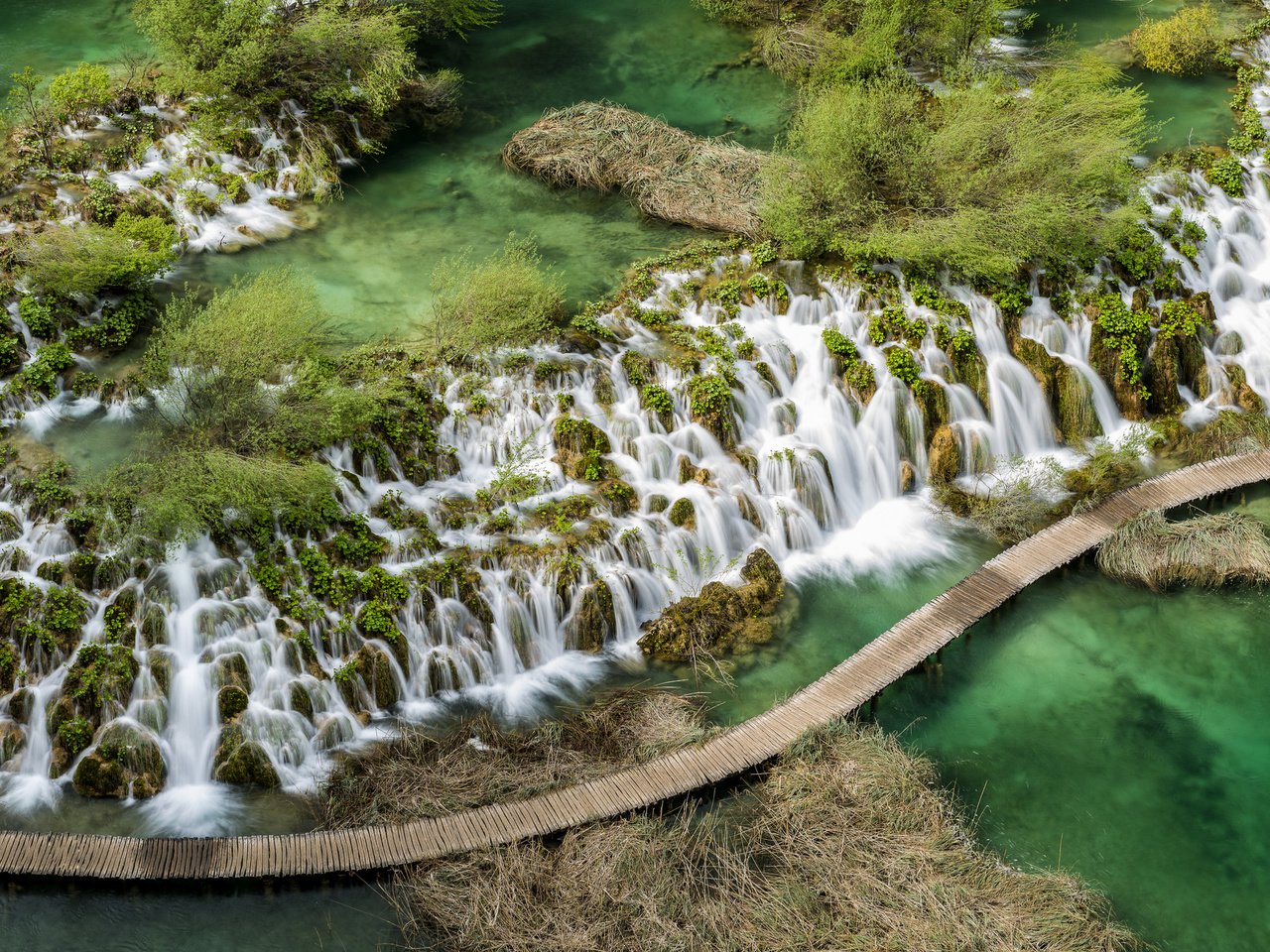 Обои мост, хорватия, водопады, плитвицкие озёра, каскад, bridge, croatia, waterfalls, plitvice lakes, cascade разрешение 2048x1367 Загрузить