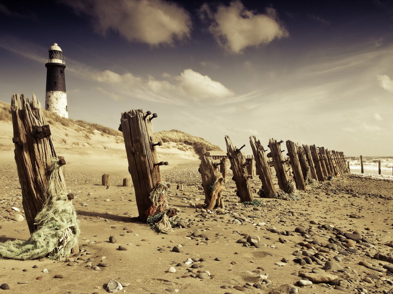 Обои берег, море, песок, маяк, shore, sea, sand, lighthouse разрешение 1920x1200 Загрузить