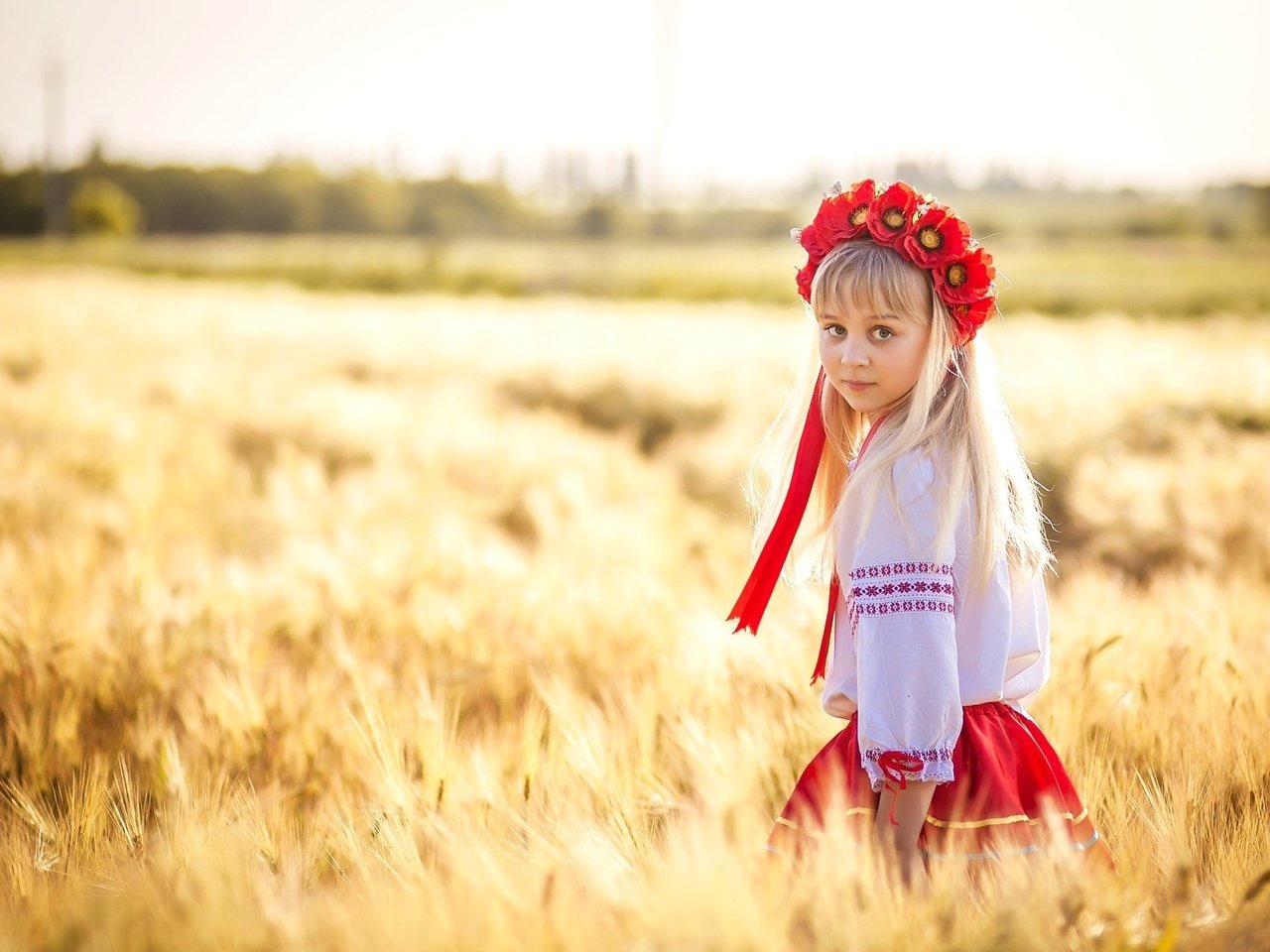 Обои поле, девочка, пшеница, венок, field, girl, wheat, wreath разрешение 2100x1380 Загрузить