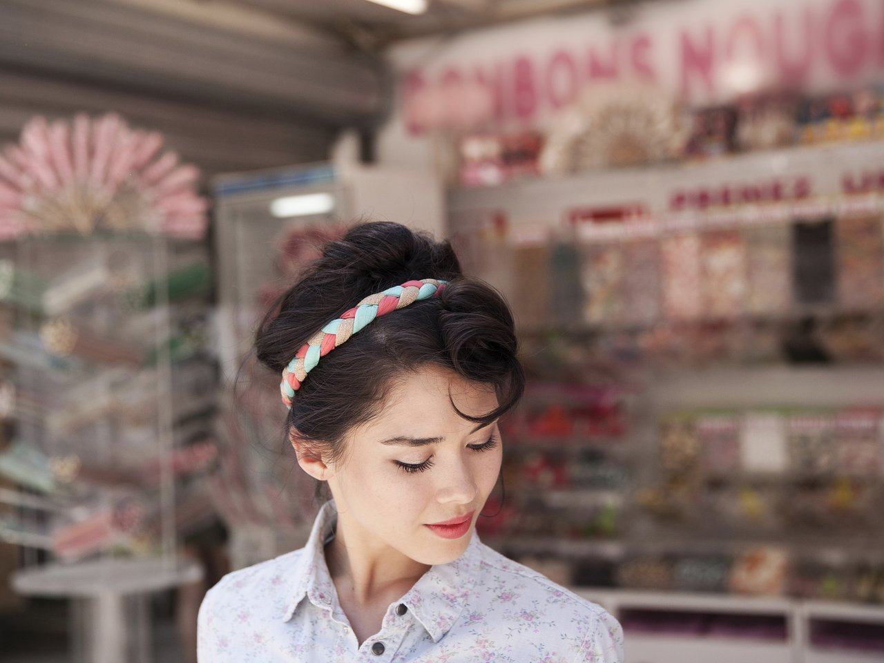 Обои девушка, фон, портрет, брюнетка, лицо, прическа, азиатка, girl, background, portrait, brunette, face, hairstyle, asian разрешение 2048x1365 Загрузить