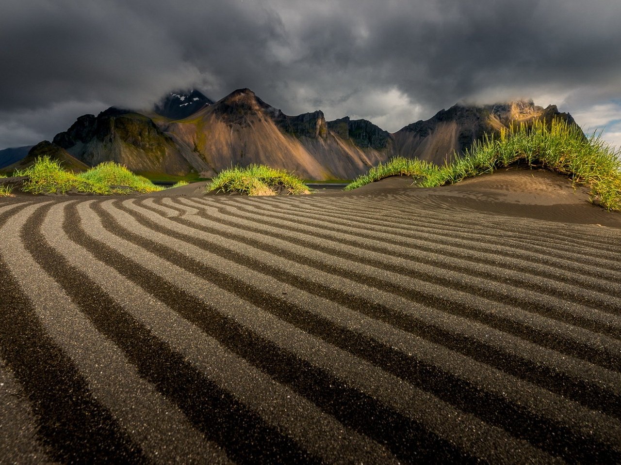 Обои горы, природа, поле, mountains, nature, field разрешение 1920x1200 Загрузить