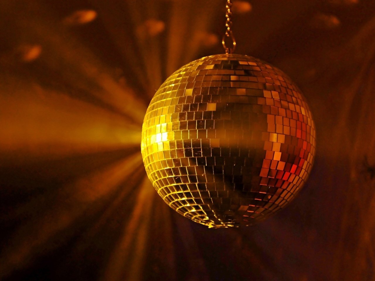 Обои шар, дискотека, освещение, disco club, диско-шар, танцпол, tambako the jaguar, ball, disco, lighting, disco ball, the dance floor разрешение 1927x1280 Загрузить