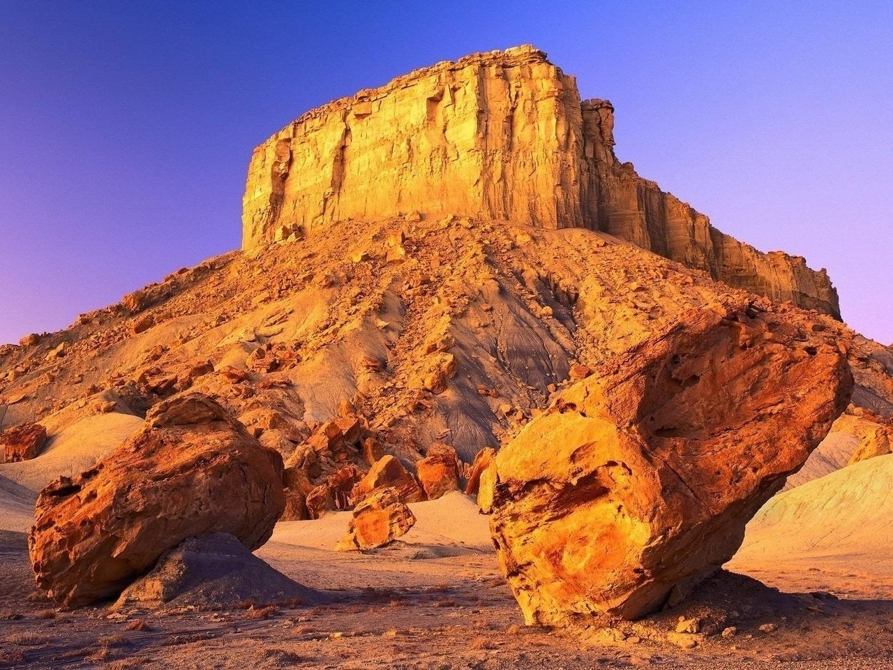 Обои скалы, пустыня, скал, : desert, wind erosion, rocks, desert разрешение 1920x1080 Загрузить