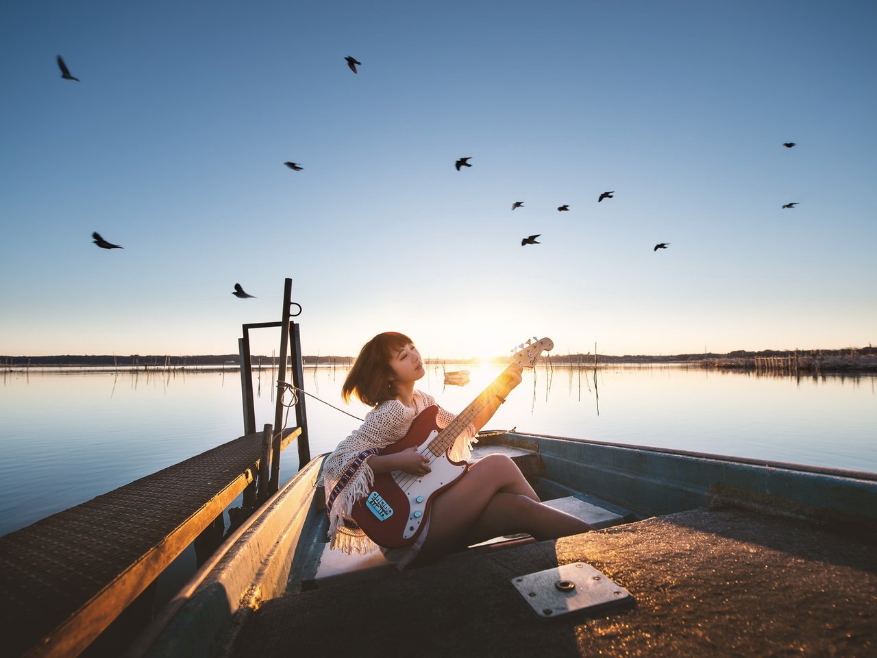 Обои девушка, гитара, музыка, girl, guitar, music разрешение 2047x1316 Загрузить