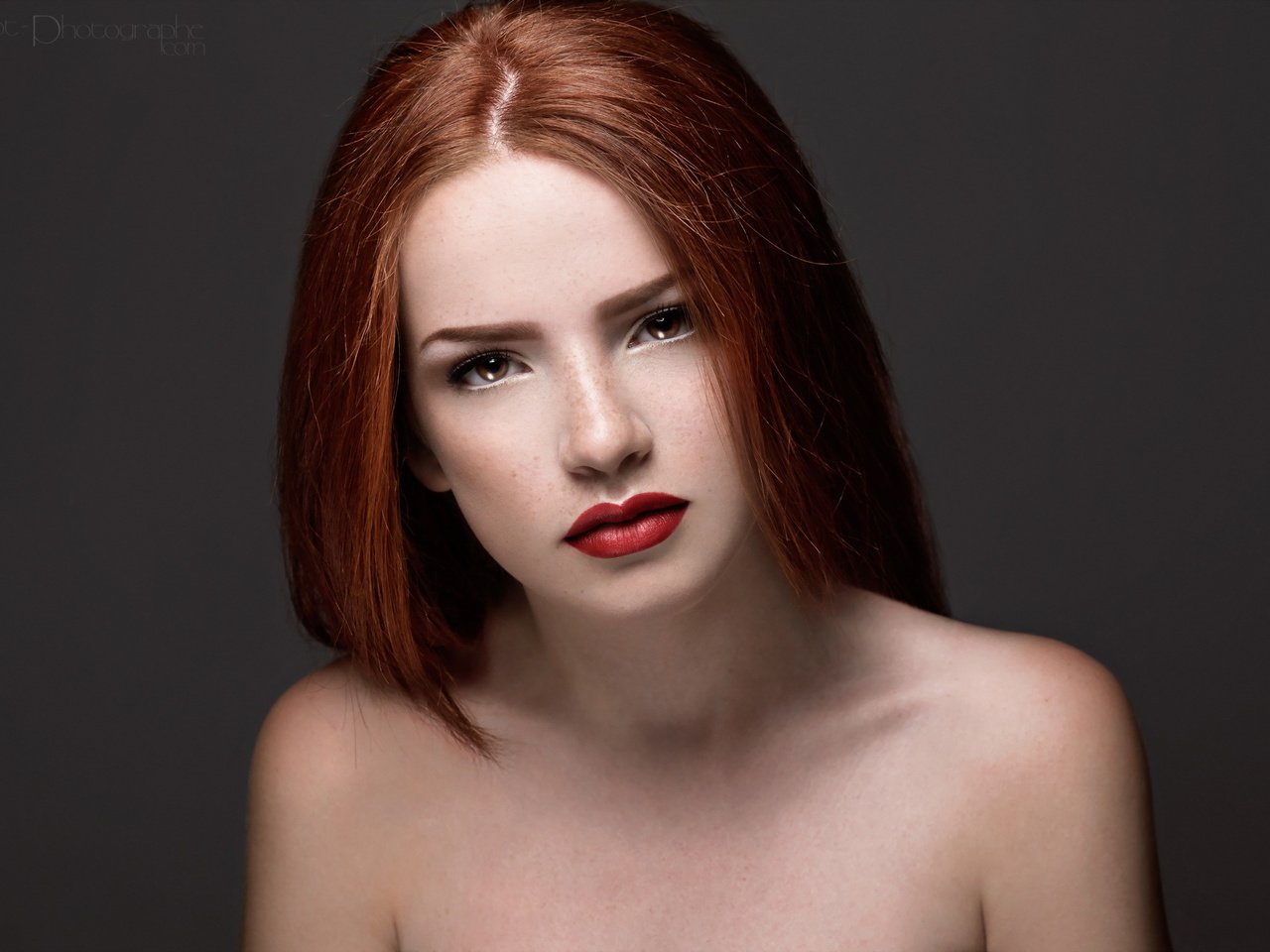 Обои девушка, портрет, взгляд, рыжеволосая, girl, portrait, look, redhead разрешение 2048x1320 Загрузить