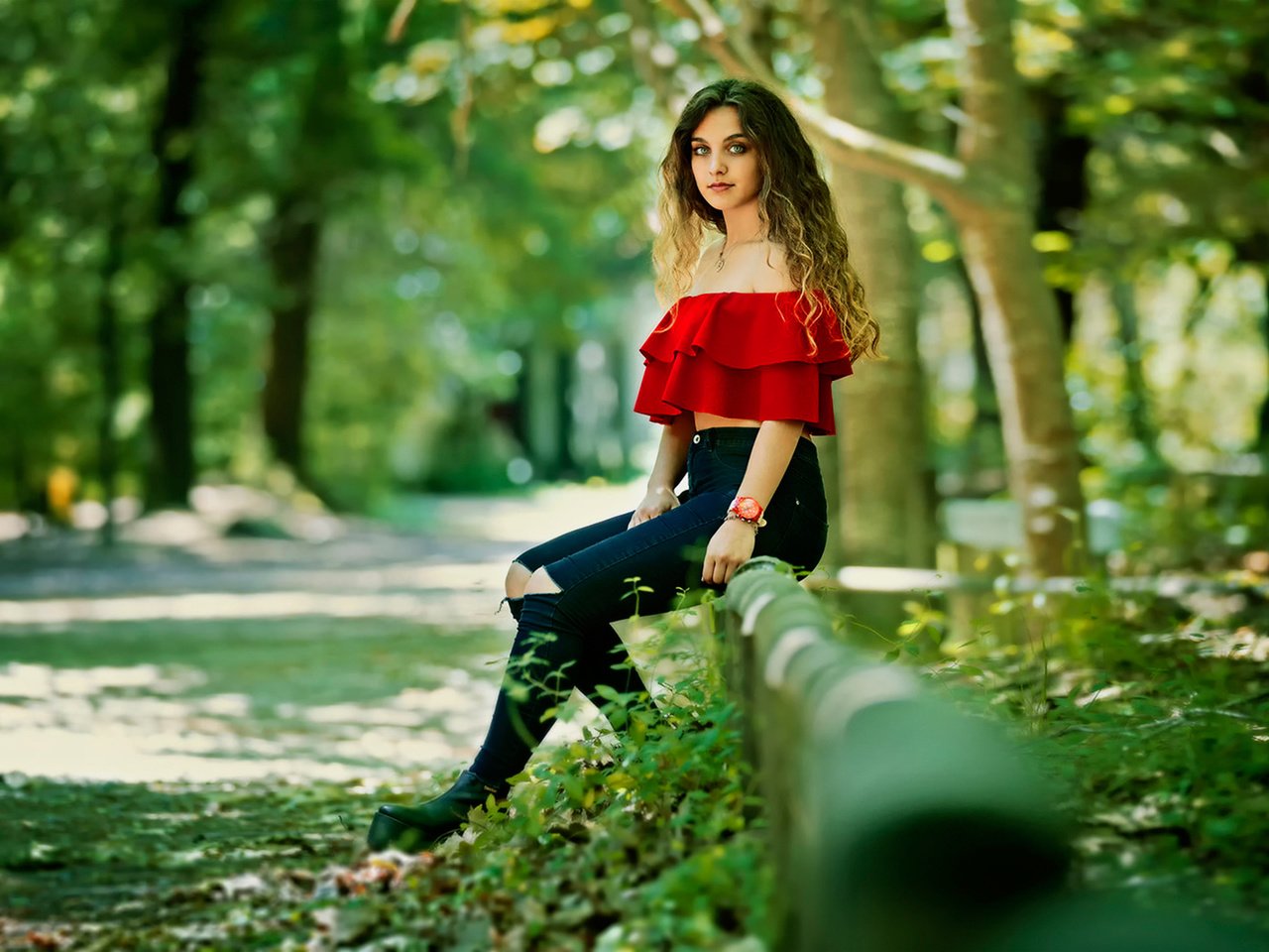 Обои девушка, джинсы, кудри, шатенка, ana lopes, girl, jeans, curls, brown hair разрешение 1920x1280 Загрузить