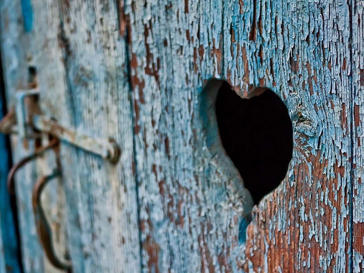 Обои макро, дверь, сердце, macro, the door, heart разрешение 2142x1080 Загрузить