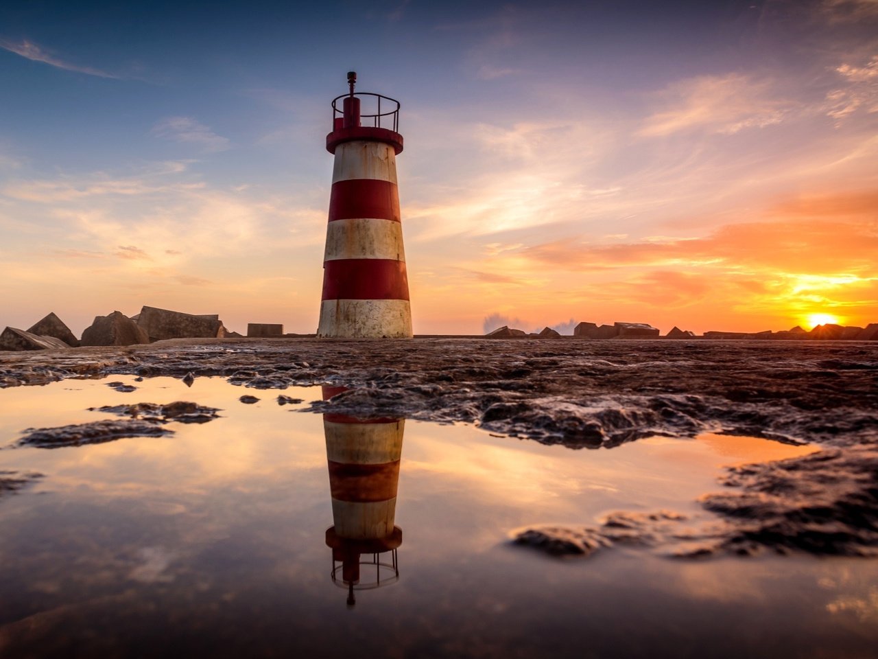 Обои небо, закат, пейзаж, море, маяк, португали, povoa, the sky, sunset, landscape, sea, lighthouse, portugal разрешение 2048x1365 Загрузить