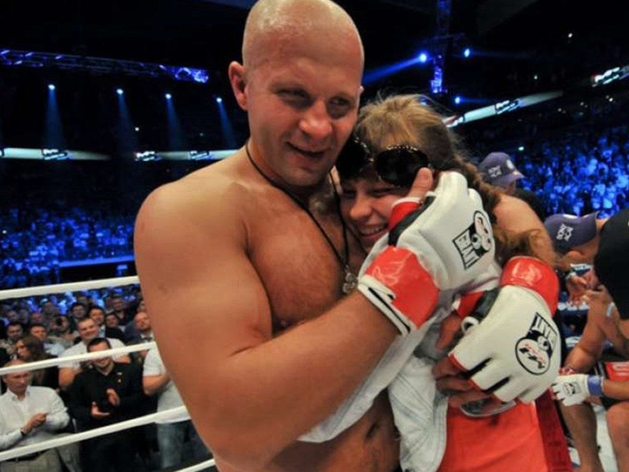 Обои фёдор емельяненко, чемпион, без, бои, правил, fedor emelianenko, champion, without, fighting, rules разрешение 1920x1200 Загрузить