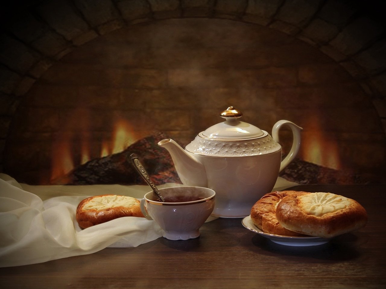Обои очаг, чай, чайник, ватрушки, hearth, tea, kettle, cheesecake разрешение 1920x1250 Загрузить