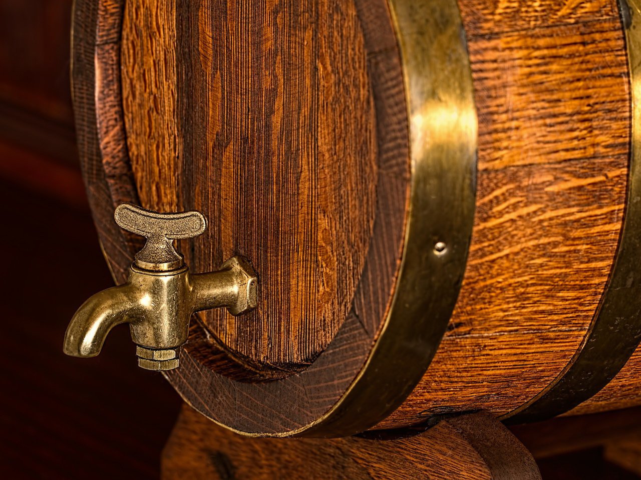 Обои пиво, бочка, метал, дерева, beer barrel, beer, barrel, metal, wood разрешение 1920x1280 Загрузить