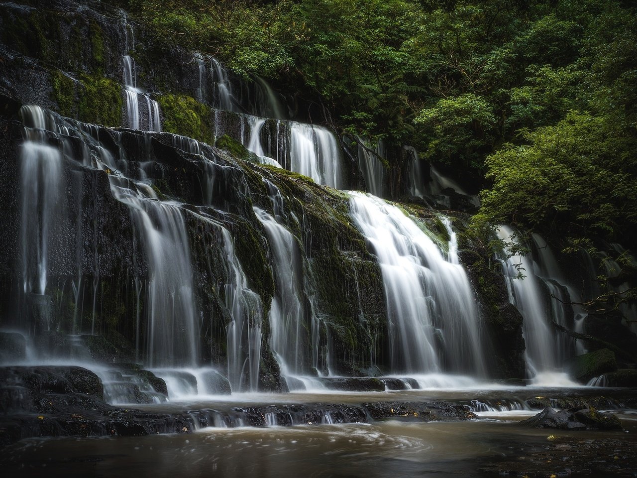 Обои вода, камни, зелень, водопад, water, stones, greens, waterfall разрешение 2048x1367 Загрузить