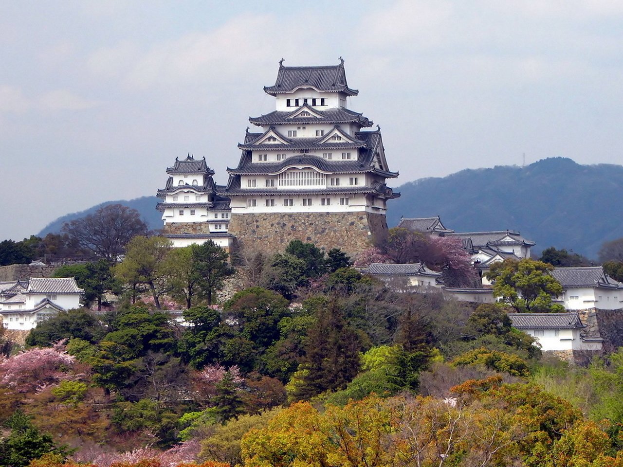 Обои япония, замок белой цапли, химедзи, japan, castle of the white heron, himeji разрешение 1920x1258 Загрузить