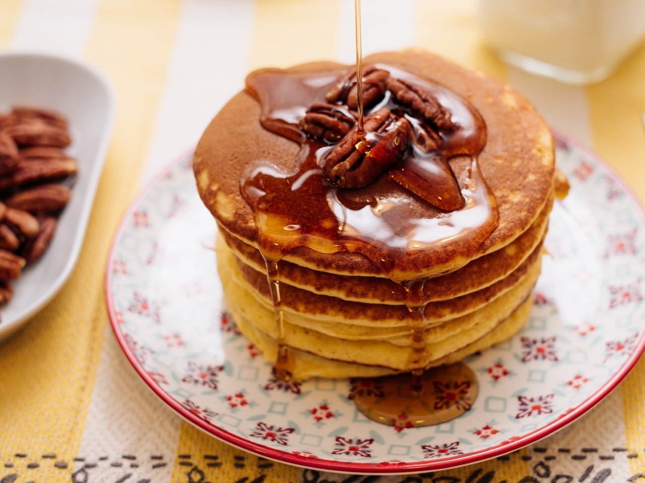 Обои орехи, мед, блинчики, блины, панкейк, nuts, honey, pancakes, pancake разрешение 1990x1341 Загрузить